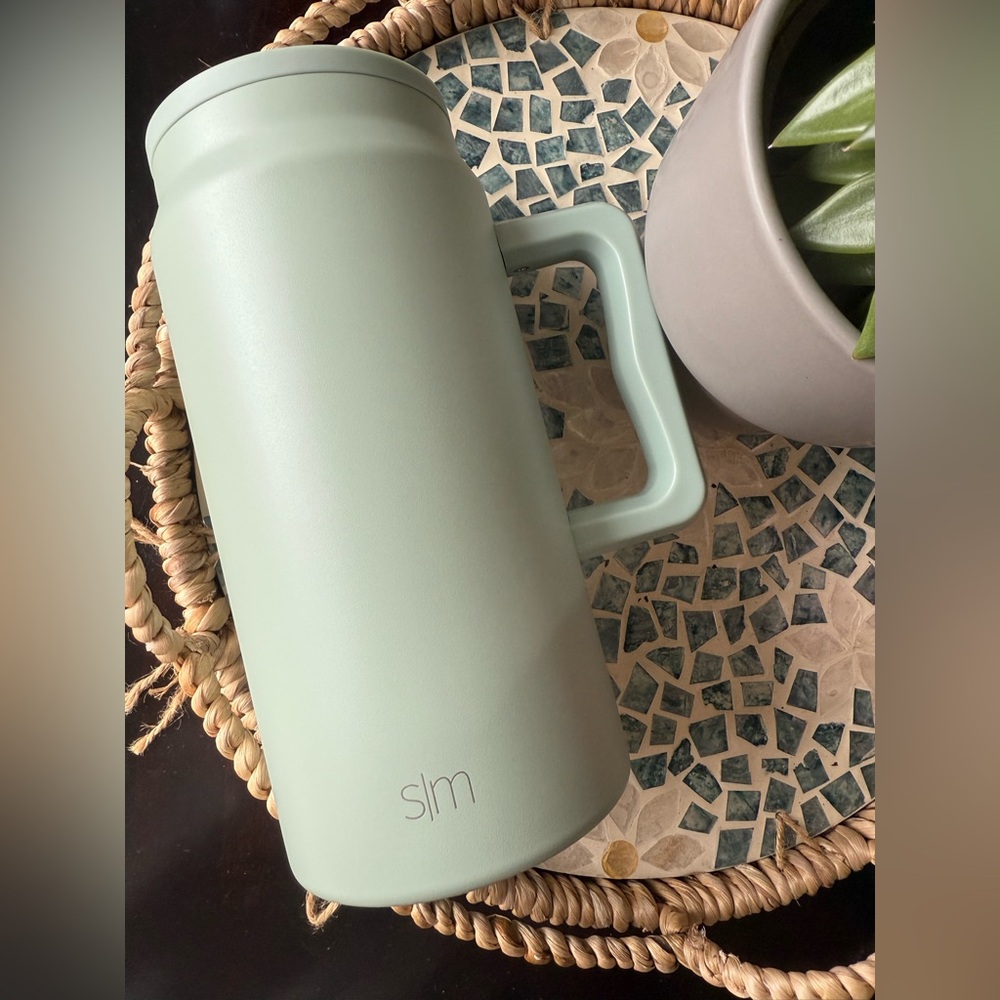 Simple Modern SEA GLASS SAGE 50 oz Trek - New in Box